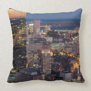 Coussin Le bâtiment de Boston avec la lumière traîne sur