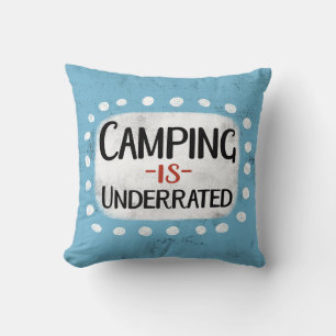 Coussin Le Camping Est Sous-Évalué À L'Oreiller