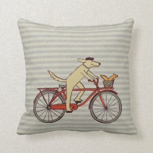 Coussin Le chien cycliste avec un ami des écureuils - L'a