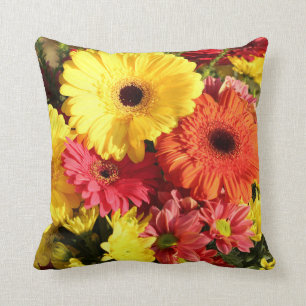 Coussin Le chrysanthème rouge jaune de Gerbera fleurit le