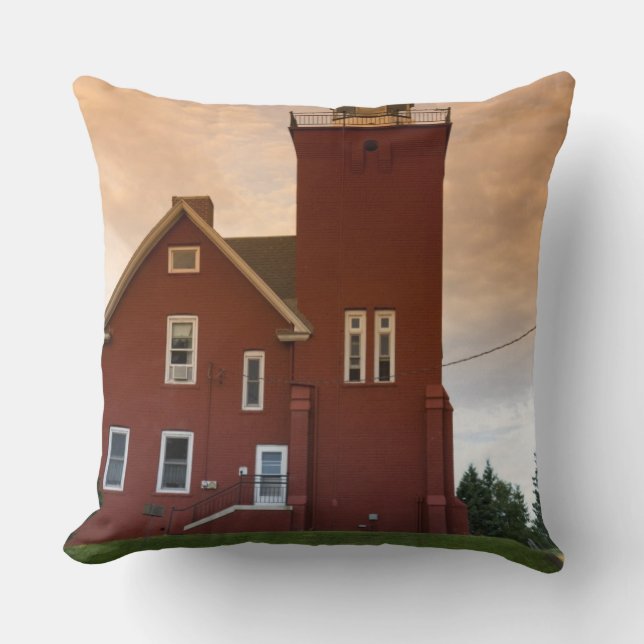 Coussin Le phare de Two Harbors surplombant la baie d'Agat (Recto)
