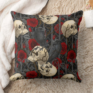 Coussin Le secret de Raven. Illustration gothique sombre e