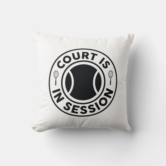Coussin Le Tribunal Est En Session (Recto)