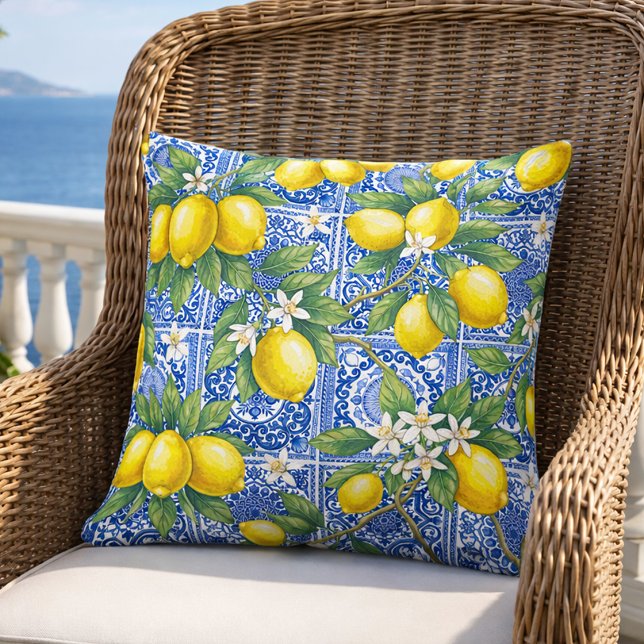 Coussin Lemon Blue French Country Watercolor Tile (Créateur téléchargé)