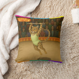 Coussin Lena artiste de trapèze léopard