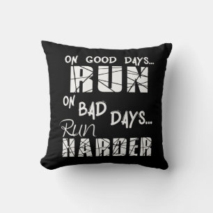Coussin Les bons jours courent - Les mauvais jours courent