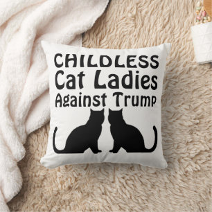 Coussin Les filles sans chats contre Trump