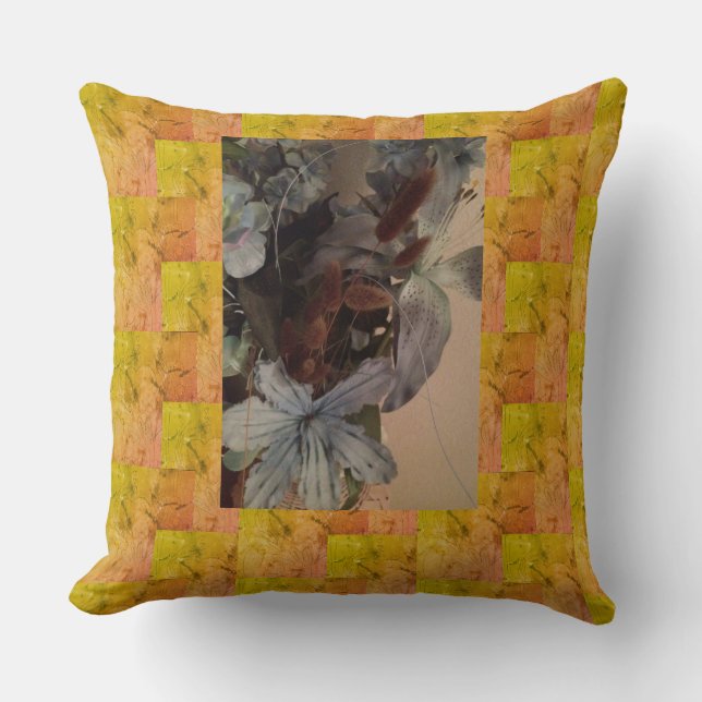 Coussin Les Fleurs encadrées dans les Coeurs de Nana (Recto)