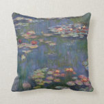 Coussin Les nénuphars de Claude Monet<br><div class="desc">Ce tableau est une série de peintures à l'huile de l'impressionniste français Claude Monet (1840-1926) représentant le jardin fleuri de Monet à Giverny et qui ont été le principal objet de la production artistique de Monet pendant les trente dernières années de sa vie.</div>