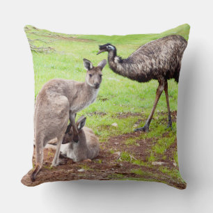 Coussin "Les Pals improbables : l'amitié Kangaroo et Emu"