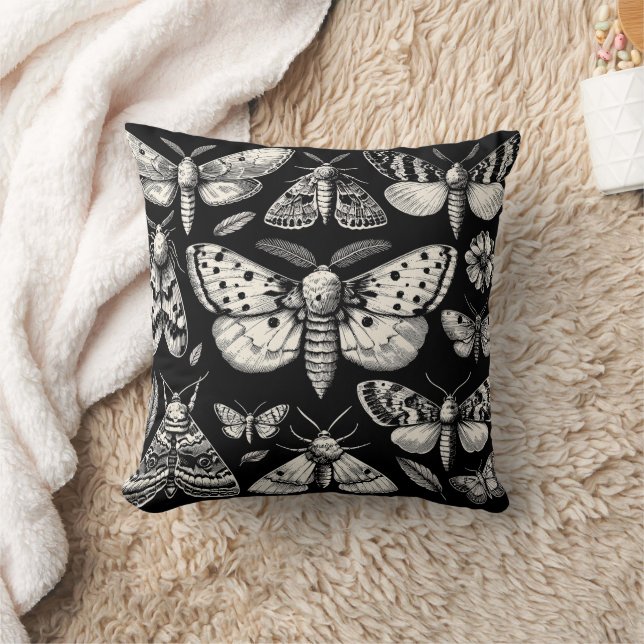 Coussin Les papillons de nuit, les Feuilles et les fleurs  (Couverture)