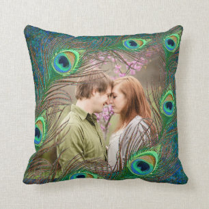 Coussin Les plumes de paon customisées ajoutent le coussi