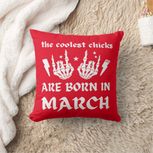 COUSSIN LES PLUS COLORÉS SONT NÉS EN MARS