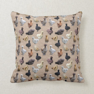 Coussin Les poulets de Silkie Bantam sur Burlap