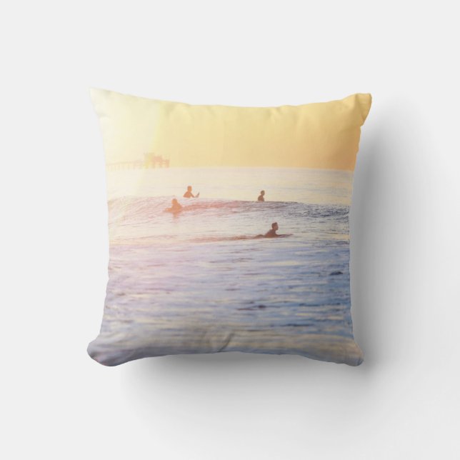 Coussin Les surfeurs sur la plage (Recto)