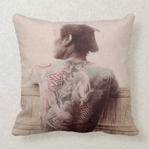 Coussin Les tatouages du jeune marié japonais, c.1880