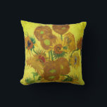 Coussin Les Tournesols Vintages de Van Gogh<br><div class="desc">L'oeuvre d'art de Van Gogh - Vase de quatorze tournesols est présentée sur ce coussin au décor maison. Quel cadeau arty brillant et gai pour elle!</div>
