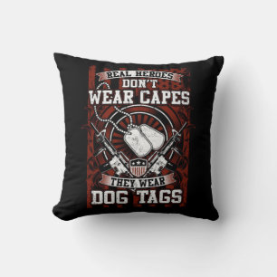 Coussin Les vrais héros portent des étiquettes de chien