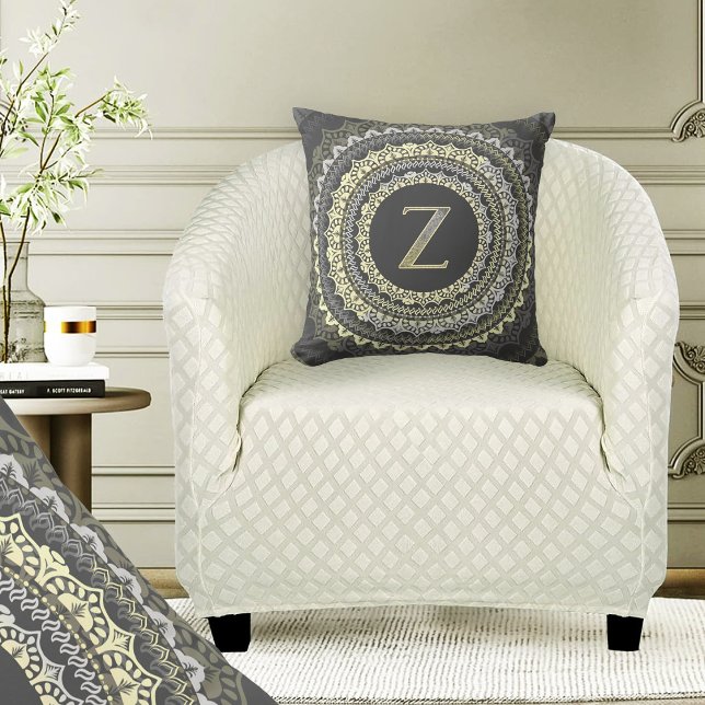Coussin Letter Z Monogram Vintage  Symmetrical Pattern (Créateur téléchargé)