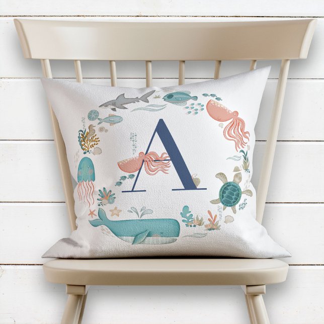 Coussin Lettre alphabétique A du monogramme Ocean Animaux (Créateur téléchargé)