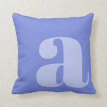 COUSSIN LETTRE INITIALE MONOGRAPHIQUE MODÈLE<br><div class="desc">Joli monogramme moderne avec la première lettre de votre choix,  en perwinkle violet.</div>