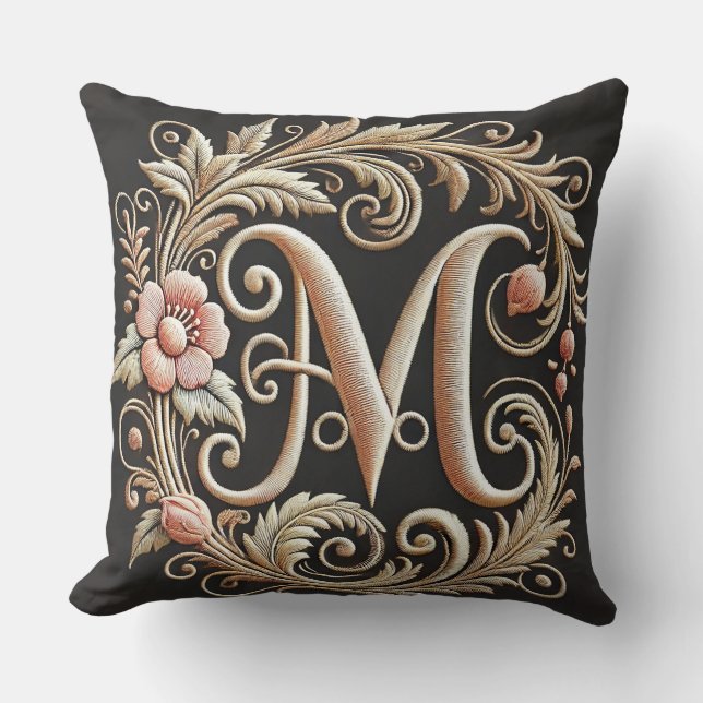 Coussin Lettre M Brodée Élégante (Recto)