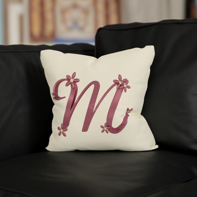 Coussin Lettre monogramme M Rose Gold Détails Floral Crème (A pretty rose gold letter M pillow with delicate flowers which makes a lovely gift for your mom)