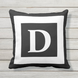 Coussin Lettre Monogramme Noire Et Blanche Gras