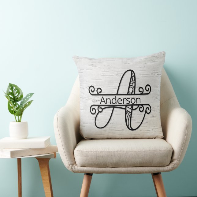 Coussin Lettre monographie A avec nom de famille (Chaise)