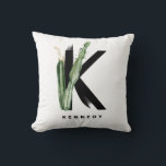 Coussin LETTRE SUCRE BOHON K Monogramme Personnalisé<br><div class="desc">Coussin monogramme K de lettre personnalisable avec succulents aquarelle,  fausse feuille d'or et accents de brosse d'aquarelle noire. Personnalisez ce coussin succulent en ajoutant votre nom ou d'autres détails. Ce coussin de monogramme K lettre boho sera parfait comme un cadeau. D'autres lettres sont disponibles.</div>