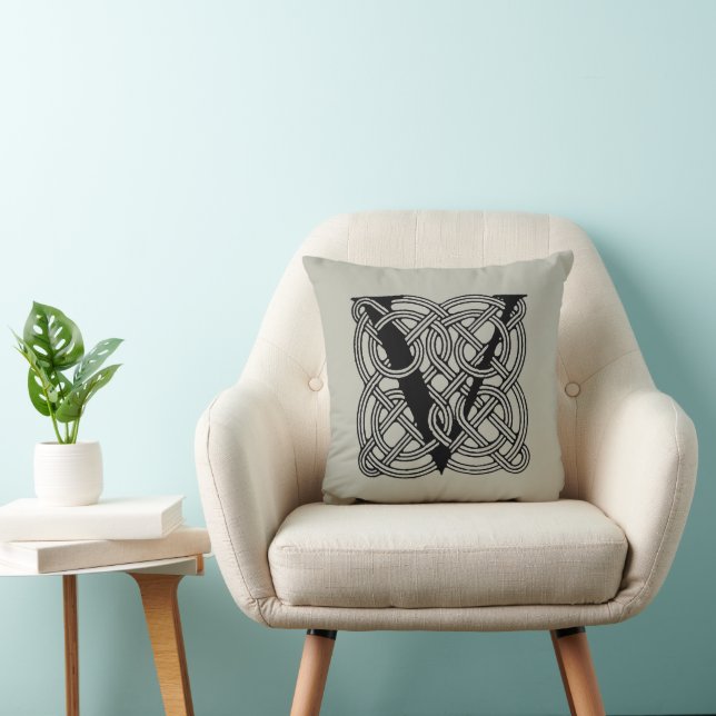 Coussin Lettre V Monogramme Impression de nœud celtique vi (Chaise)