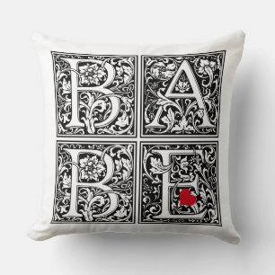 Coussin Lettre vintage "BABE" avec Petit Coeur Rouge