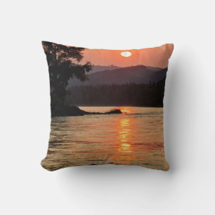 Coussin Lever de soleil étonnant sur la rivière Katun Phot