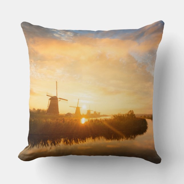 Coussin Lever de soleil sur les moulins à vent et une rivi (Recto)