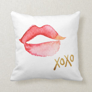 Coussin Lèvres et feuille d'or XOXO d'aquarelle