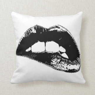 Coussin Lèvres noires et blanches
