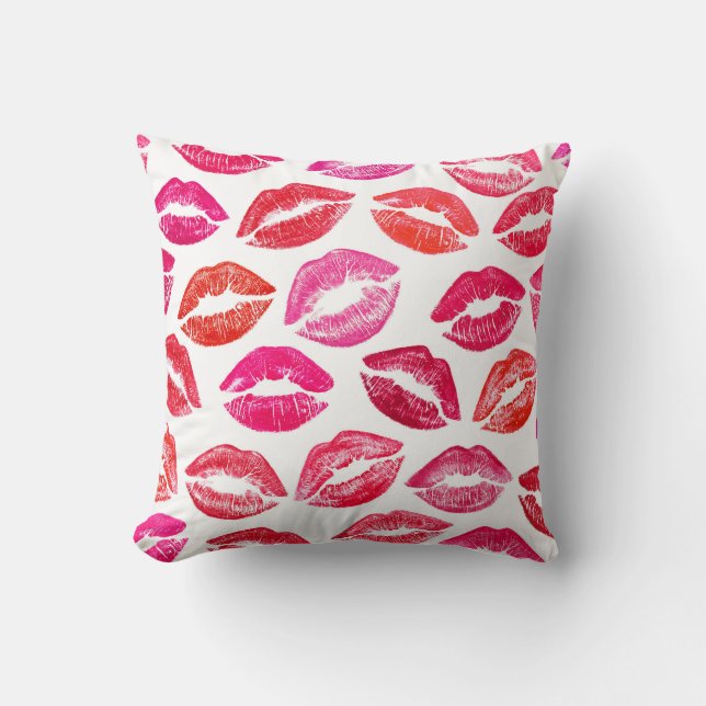 Coussin Lèvres rouges, arrière - plan blanc. (Recto)