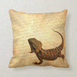Coussin Lézard sur une lettre