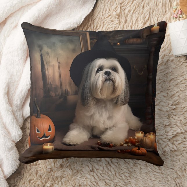 Coussin Lhasa Apso Citrouilles Halloween Épouvantable (Couverture)