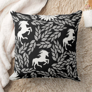 Coussin Licorne et motif floral tendance blanc et noir