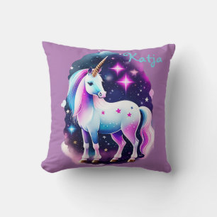 Coussin licorne mignonne devant un ciel étoilé scintillant
