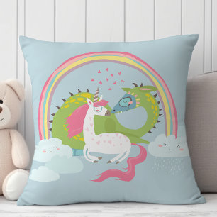 Coussin Licorne Mignonne Embrassant Un Dragon Sous Un Arc-