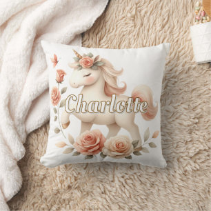Coussin Licorne pastel fantaisiste avec des roses