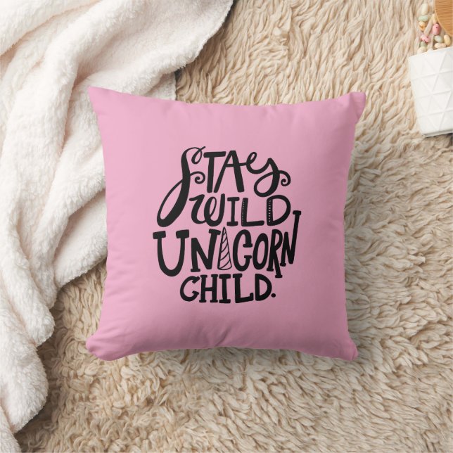Coussin Licorne sauvage rose féminine (Couverture)