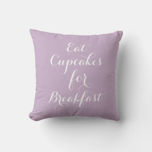 Coussin Lilac Mange Des Cupcakes Pour Le Petit Déjeuner Co