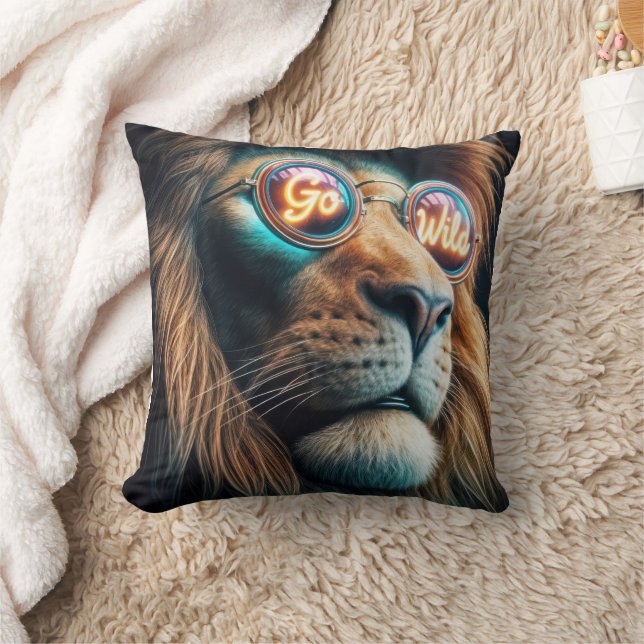 Coussin Lion Portant Des Lunettes De Soleil Néon Avec Text (Couverture)