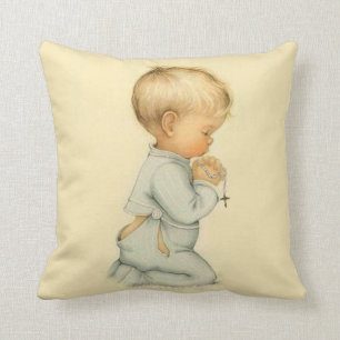 Coussin Little Boy vintage priant le chapelet