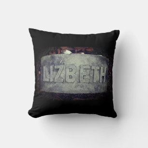Coussin Lizzie Borden Grave 'Lizbeth' - Fall River, MA