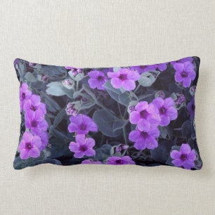 Coussin lombaire floral pourpre