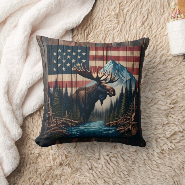 Coussin L'orignal contre le drapeau américain et le paysag (Couverture)
